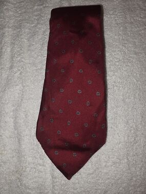Mens Burgundy Tie with Micro Paisley Accent